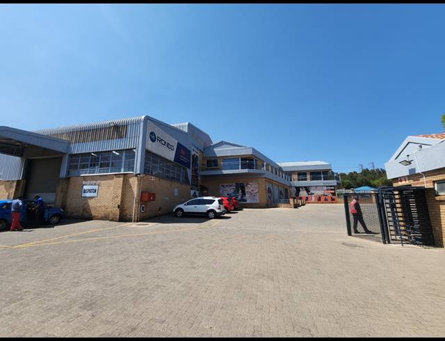 7,726M² WAREHOUSE FOR SALE IN MEADOWDALE